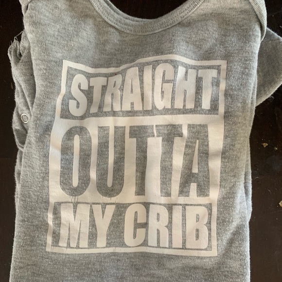 Unisex Romper/Onesie - Picture 1 of 3